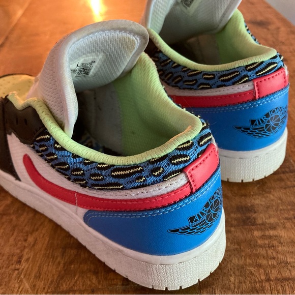 Jordan 1 Low Children's Art (GS) size US 5Y - Picture 2 of 9